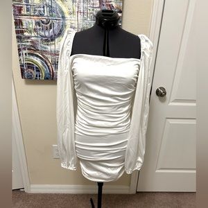 White long sleeve form fitting dress